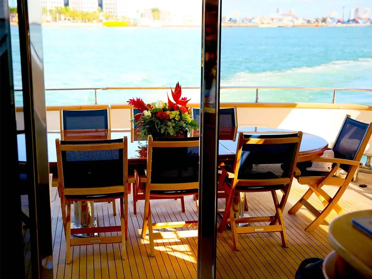 100' Azimut photo 17