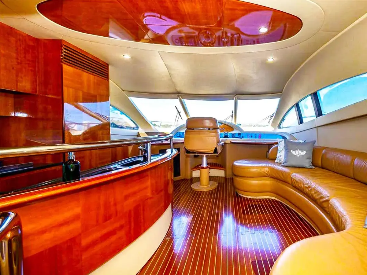 62' Azimut photo 7