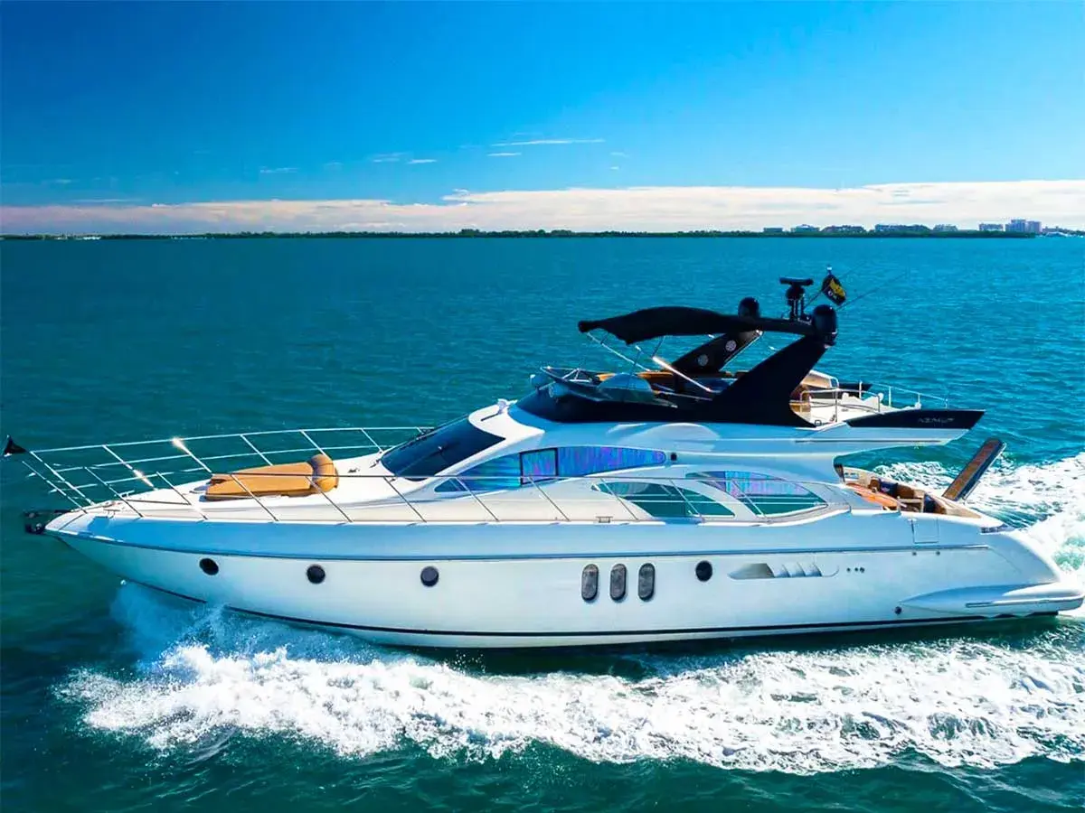 62' Azimut photo 13