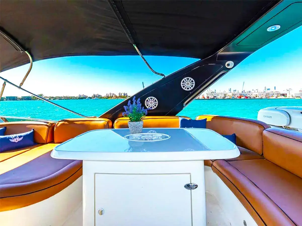 62' Azimut photo 15