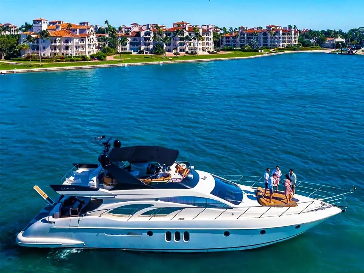 62' Azimut photo 17
