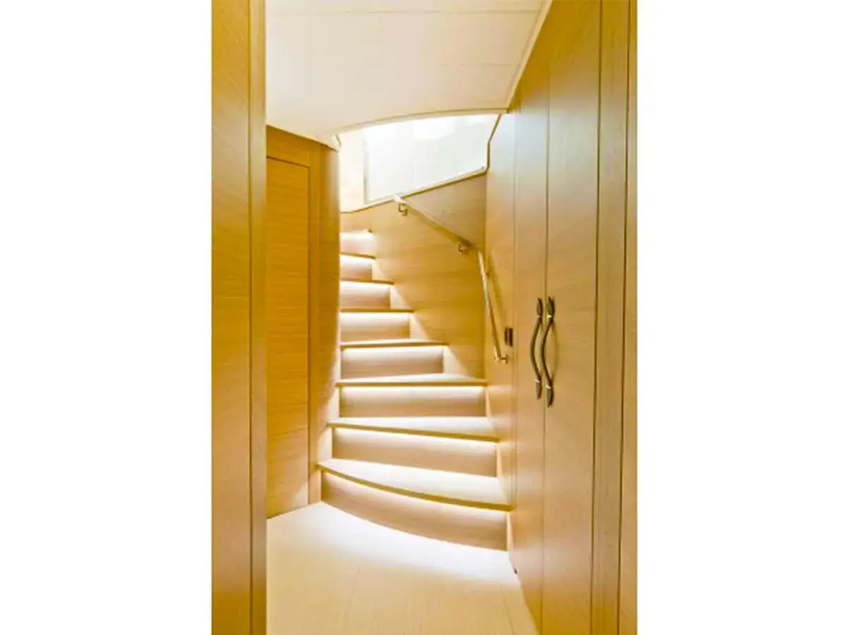 92' Pershing photo 3